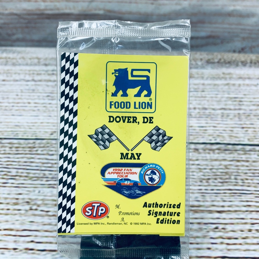 Food Lion Richard Petty 1992 Fan Appreciation Tour Dover DE‎ Pin Sealed